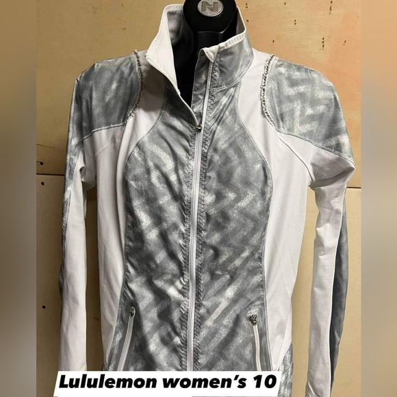 Lululemon Run: Nothin' But Run Jacket -Blaze size 10 - Picture 4 of 5